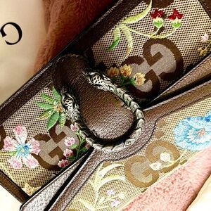 Gucci purse brand new